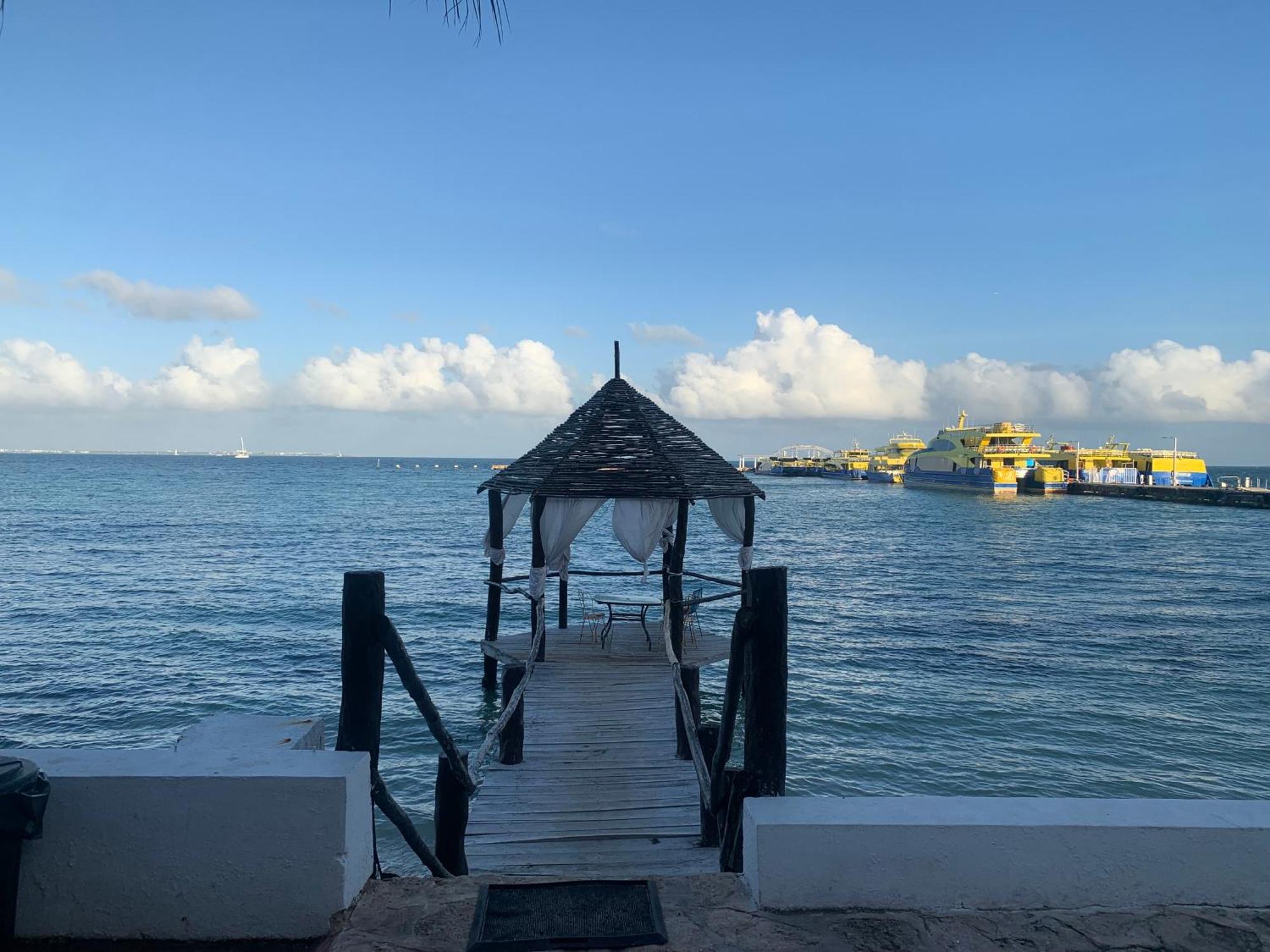 Casa Caribe Канкун Екстер'єр фото View of the port of Labuan