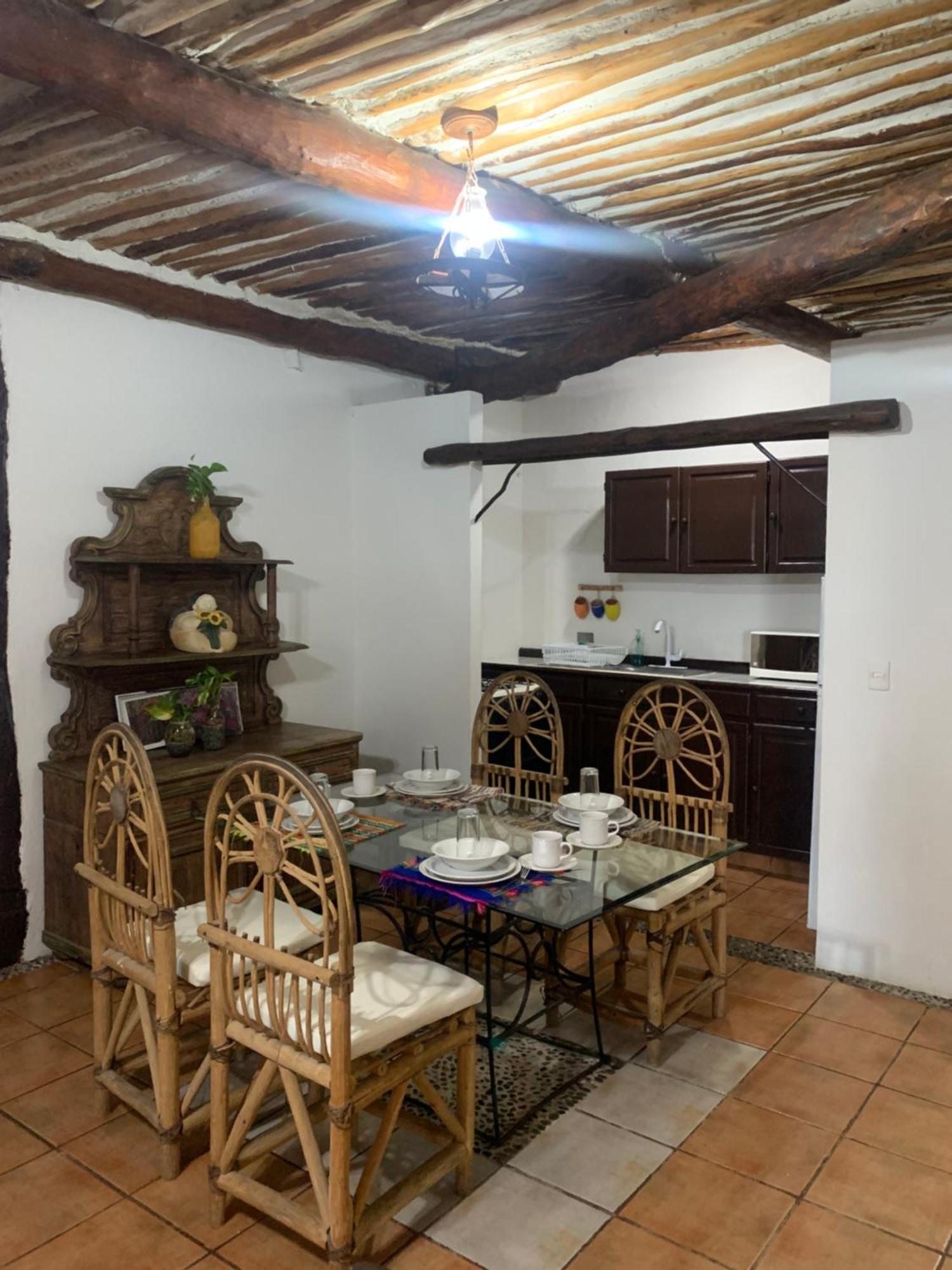 Casa Caribe Канкун Екстер'єр фото A typical kitchen in a rural house