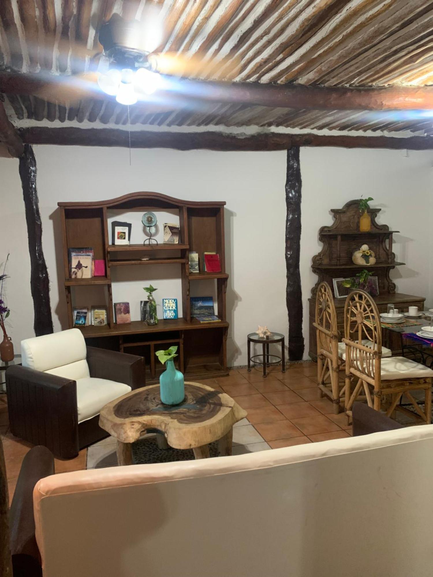 Casa Caribe Канкун Екстер'єр фото Interior of a typical house in San Cristóbal de Las Casas